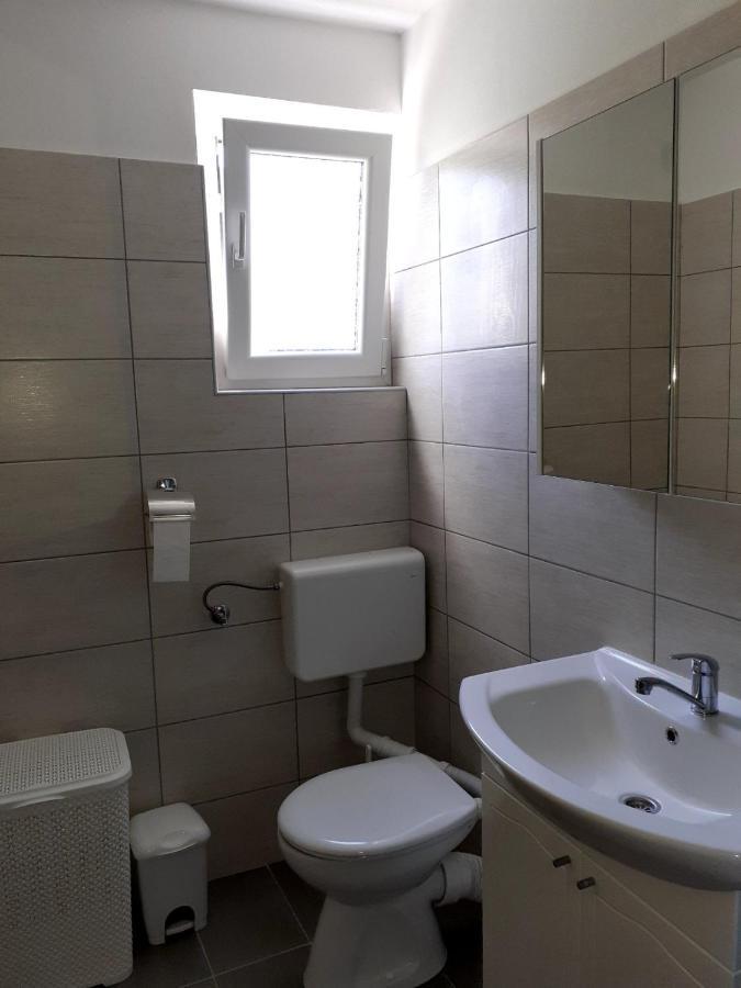 Apartmani Grumf Ґорні Карин Екстер'єр фото